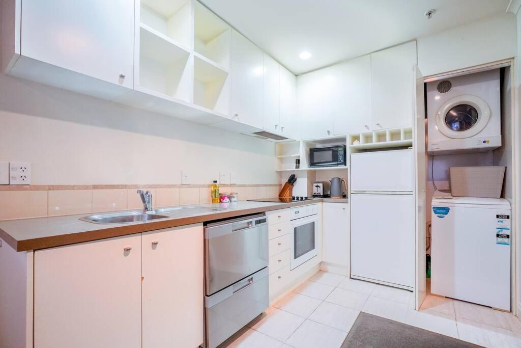 City Life One Bedroom Apartment In Heart Of Cbd Auckland Exterior photo