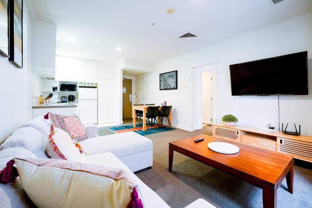 City Life One Bedroom Apartment In Heart Of Cbd Auckland Exterior photo